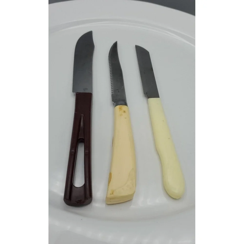 3 MCM Kitchen Knives With Plastic Handles Serrated Stanhome & Quikut Smooth Inox